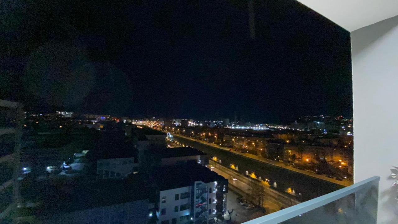 Palas Mall Apartment Q Residence Yaş Dış mekan fotoğraf